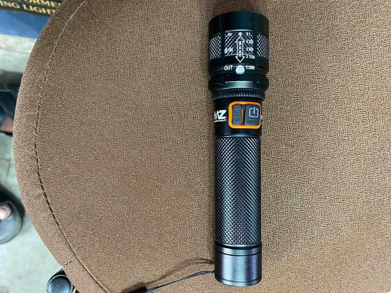 Dealsplant MZ-932 Strong Brightness Flashlight Outdoor Torch-Torch light-dealsplant